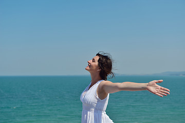 Image showing happy woman outdoor