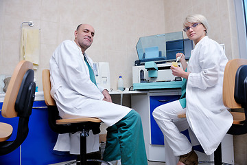 Image showing veterinarian and assistant in a small animal clinic