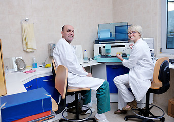 Image showing veterinarian and assistant in a small animal clinic