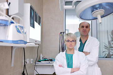 Image showing veterinarian and assistant in a small animal clinic