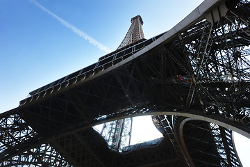 Image showing eiffel tower in paris at day