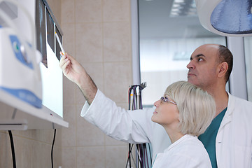 Image showing veterinarian and assistant in a small animal clinic