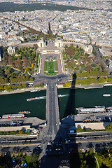 Image showing eiffel tower in paris at day