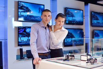 Image showing people buy  in consumer electronics store