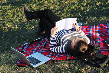 Image showing teen girl study outdoor