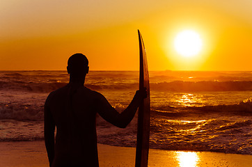 Image showing Surfer watching the waves