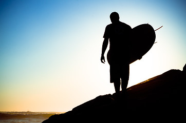 Image showing Surfer watching the waves