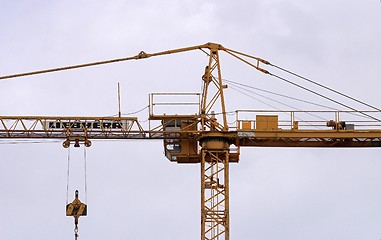 Image showing Hoisting crane