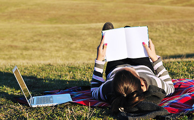 Image showing teen girl study outdoor