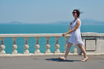 Image showing happy woman outdoor