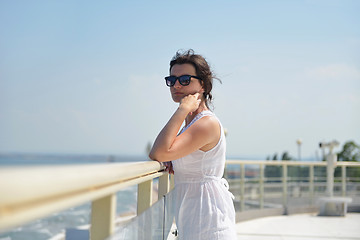 Image showing happy woman outdoor