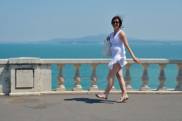 Image showing happy woman outdoor