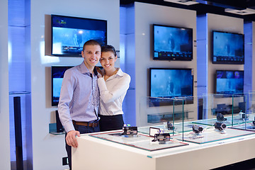 Image showing people buy  in consumer electronics store