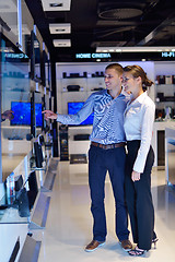 Image showing people buy  in consumer electronics store