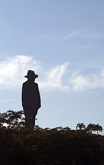 Image showing statue of sandino managau nicaragua