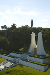 Image showing statue of sandino managau nicaragua