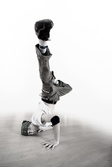 Image showing .break dancer