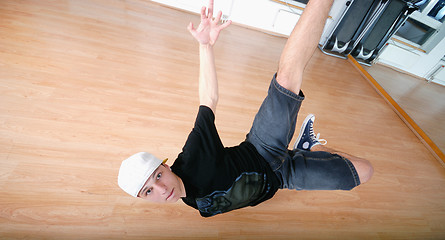 Image showing .break dancer