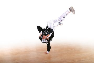 Image showing .break dancer