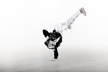 Image showing .break dancer