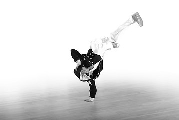 Image showing .break dancer