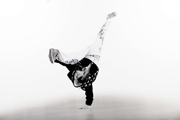 Image showing .break dancer