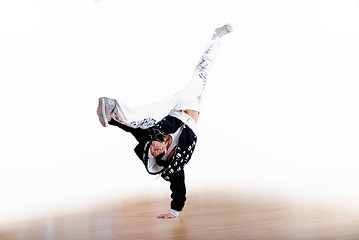 Image showing .break dancer