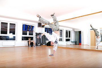 Image showing .break dancer