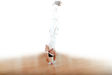 Image showing .break dancer