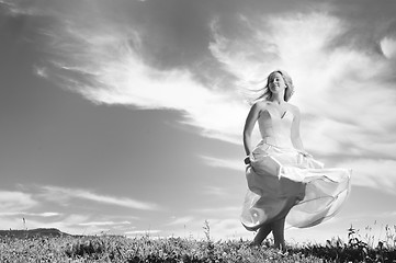 Image showing beautiful bride outdoor