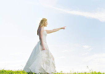 Image showing bride outdoor