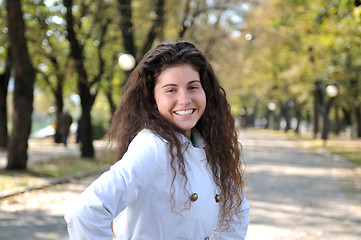 Image showing Happy young woman smiling 