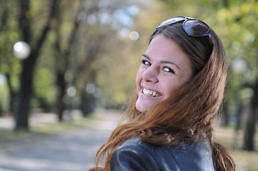 Image showing Happy young woman smiling 