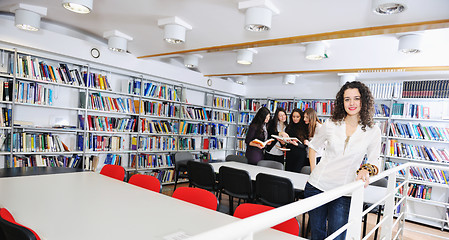 Image showing student in  library