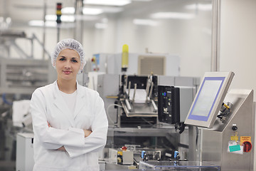 Image showing woman worker in pharmacy company