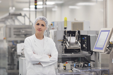 Image showing woman worker in pharmacy company