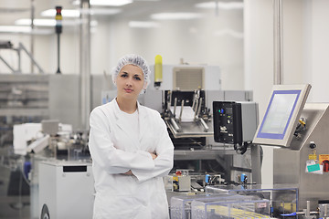 Image showing woman worker in pharmacy company