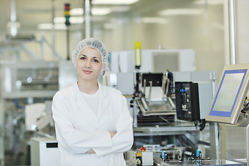 Image showing woman worker in pharmacy company