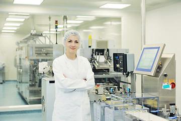 Image showing woman worker in pharmacy company