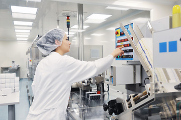 Image showing woman worker in pharmacy company