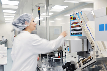 Image showing woman worker in pharmacy company