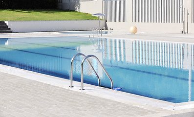Image showing hotel outdoor swimming pool