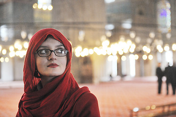 Image showing woman visit ancient istambul in turkey