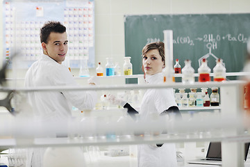 Image showing students couple in lab