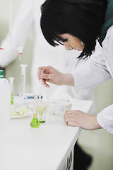 Image showing young woman in lab 