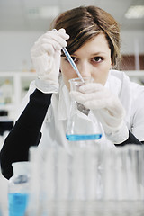 Image showing young woman in lab 