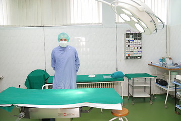 Image showing surgeon in surgery room