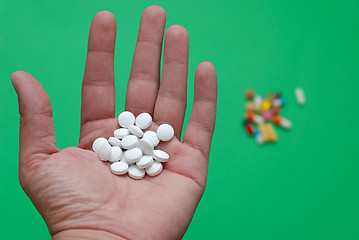 Image showing pills in hand