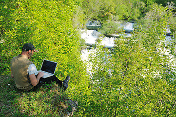 Image showing man outdoor laptop