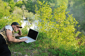 Image showing man outdoor laptop